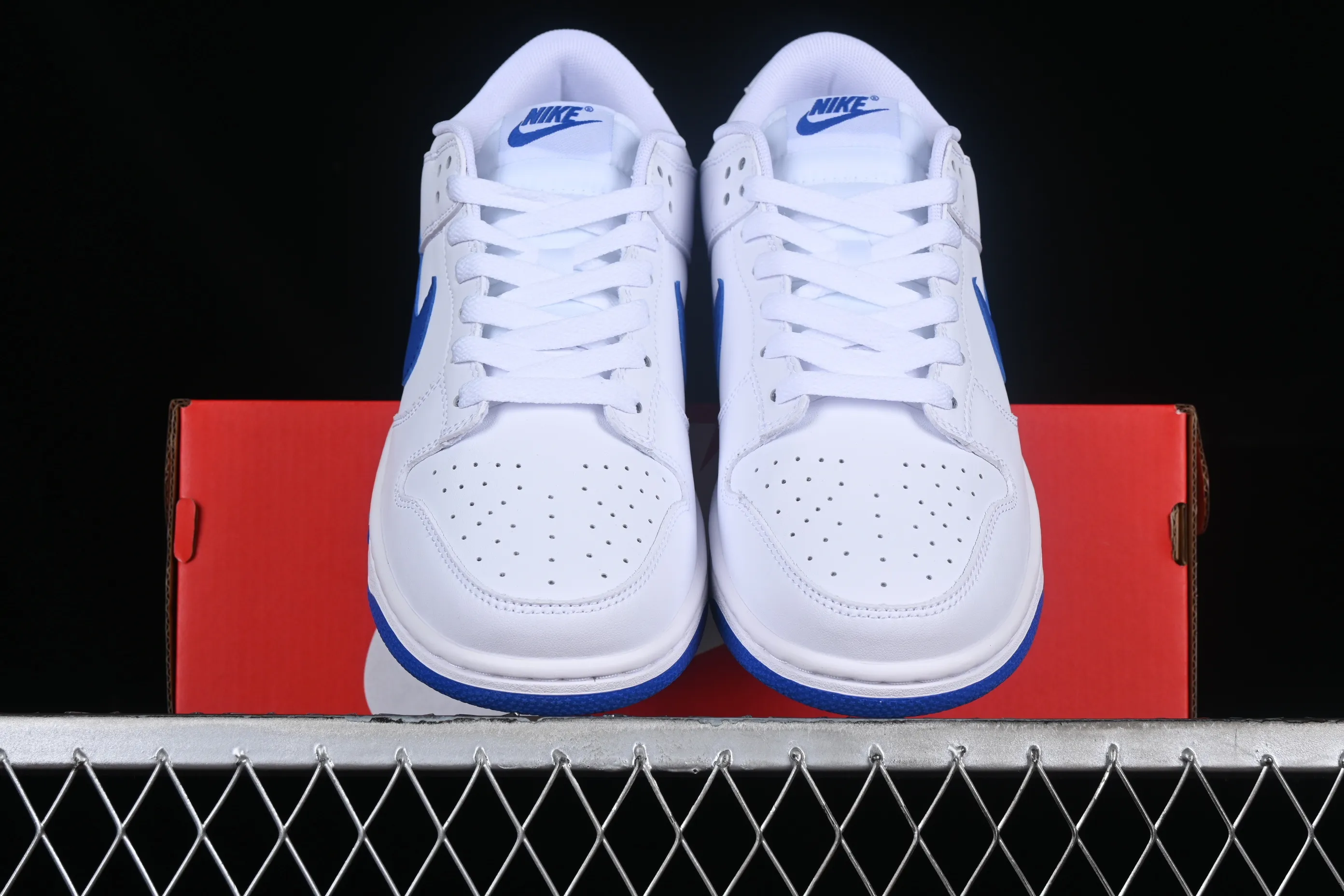 All categories Nk SB Dunk series Nk SB Dunk Low low-top sneakers K version Nk Dunk Low white blue SB low-top sports and leisure sneakers DV0831-104